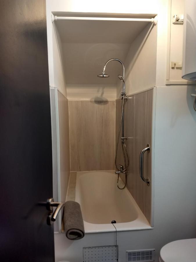 Le Petit Nid Apartment Montgaillard  Екстериор снимка